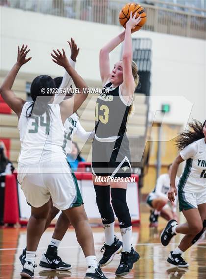 Thumbnail 3 in Oak Park vs  Hamilton (West Coast Holiday Tournament) photogallery.