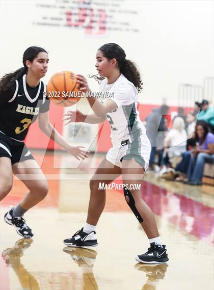Thumbnail 2 in Oak Park vs  Hamilton (West Coast Holiday Tournament) photogallery.