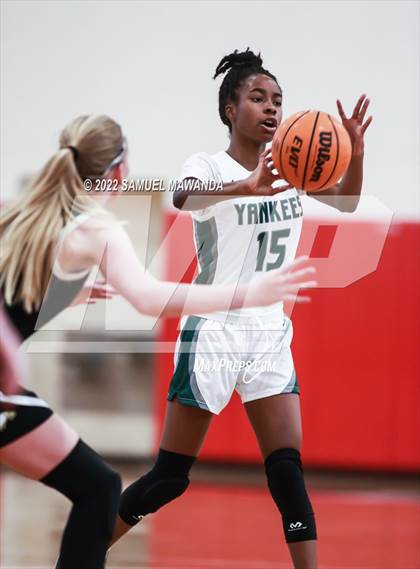 Thumbnail 3 in Oak Park vs  Hamilton (West Coast Holiday Tournament) photogallery.