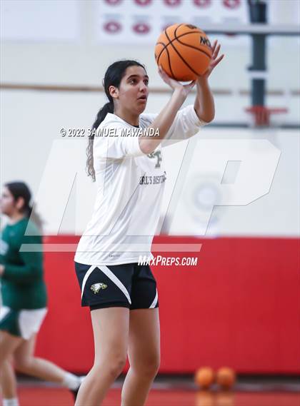 Thumbnail 2 in Oak Park vs  Hamilton (West Coast Holiday Tournament) photogallery.