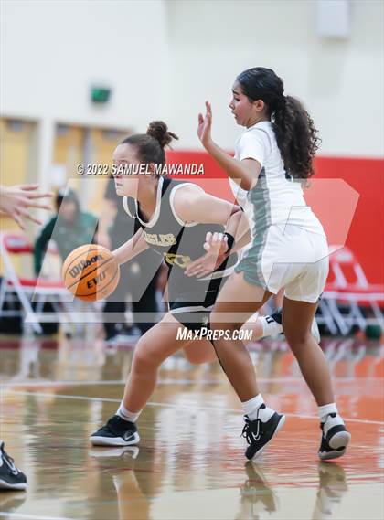 Thumbnail 3 in Oak Park vs  Hamilton (West Coast Holiday Tournament) photogallery.