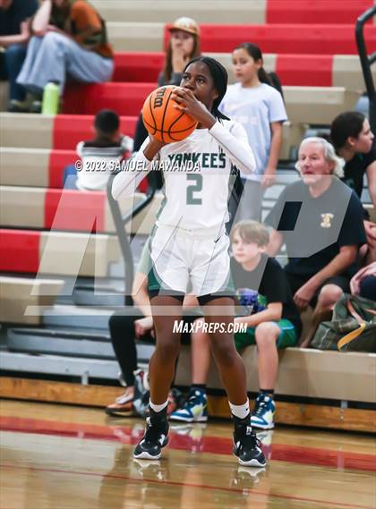 Thumbnail 2 in Oak Park vs  Hamilton (West Coast Holiday Tournament) photogallery.