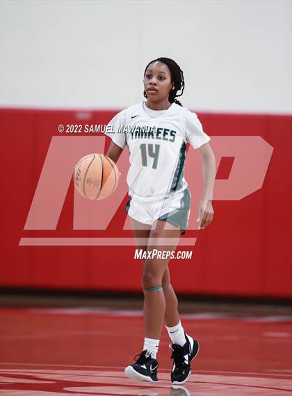 Thumbnail 1 in Oak Park vs  Hamilton (West Coast Holiday Tournament) photogallery.
