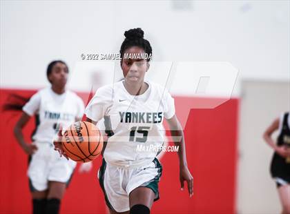 Thumbnail 3 in Oak Park vs  Hamilton (West Coast Holiday Tournament) photogallery.