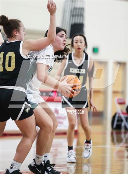 Thumbnail 2 in Oak Park vs  Hamilton (West Coast Holiday Tournament) photogallery.