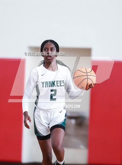 Thumbnail 3 in Oak Park vs  Hamilton (West Coast Holiday Tournament) photogallery.