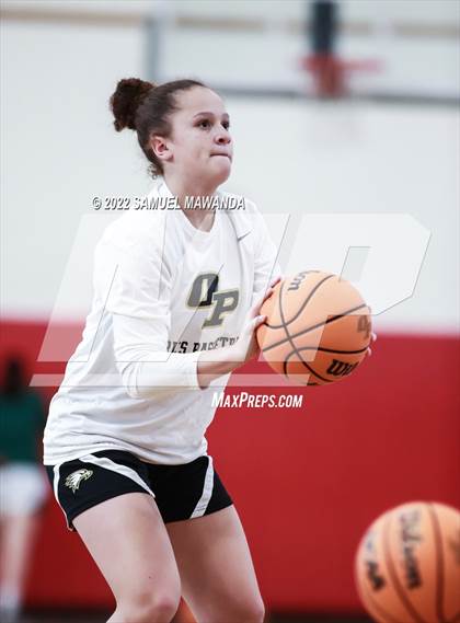Thumbnail 2 in Oak Park vs  Hamilton (West Coast Holiday Tournament) photogallery.