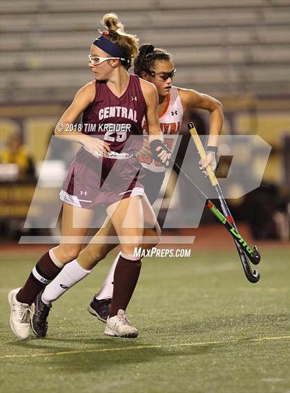 Thumbnail 1 in Palmyra vs Manheim Central (PIAA District 3 2A Semifinal) photogallery.