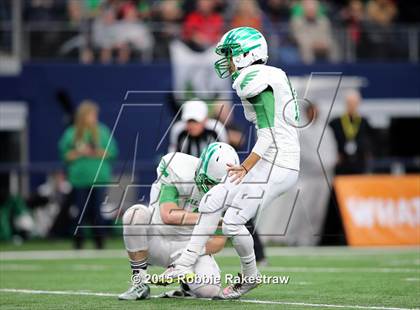 Thumbnail 2 in Lake Dallas vs. Everman (UIL 5A Quarterfinal) photogallery.