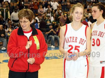 Thumbnail 2 in Brea Olinda vs. Mater Dei (CIF SoCal D2 Final) photogallery.