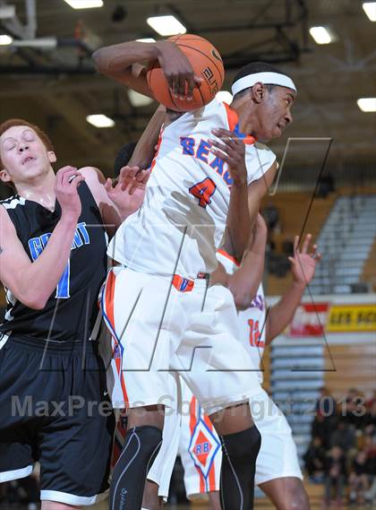 Thumbnail 3 in Rainier Beach vs. Grant (Les Schwab Invitational) photogallery.