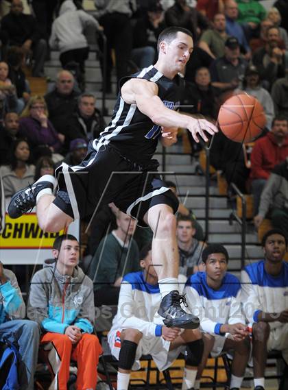 Thumbnail 3 in Rainier Beach vs. Grant (Les Schwab Invitational) photogallery.