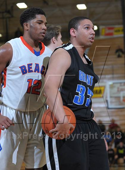 Thumbnail 2 in Rainier Beach vs. Grant (Les Schwab Invitational) photogallery.