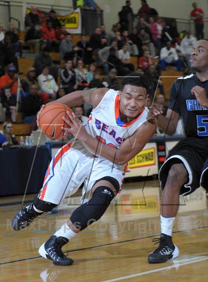 Thumbnail 1 in Rainier Beach vs. Grant (Les Schwab Invitational) photogallery.