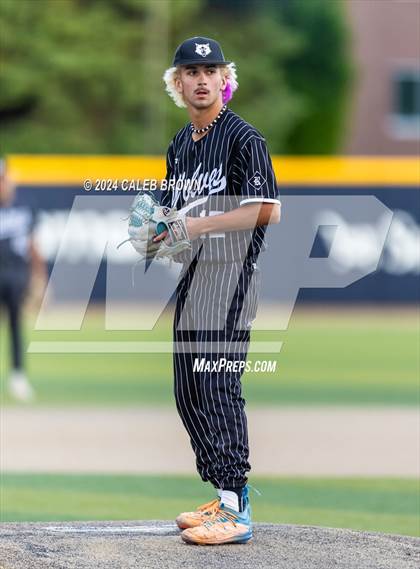 Thumbnail 2 in Lehi vs. Riverton (UHSAA 6A Bracket Play) photogallery.