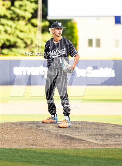 Thumbnail 1 in Lehi vs. Riverton (UHSAA 6A Bracket Play) photogallery.