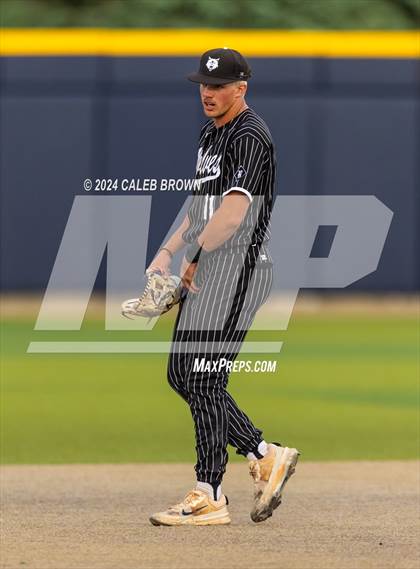 Thumbnail 3 in Lehi vs. Riverton (UHSAA 6A Bracket Play) photogallery.