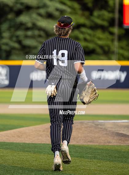 Thumbnail 2 in Lehi vs. Riverton (UHSAA 6A Bracket Play) photogallery.