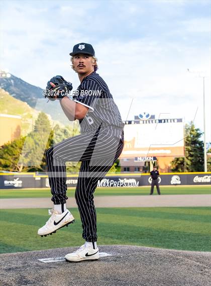 Thumbnail 2 in Lehi vs. Riverton (UHSAA 6A Bracket Play) photogallery.