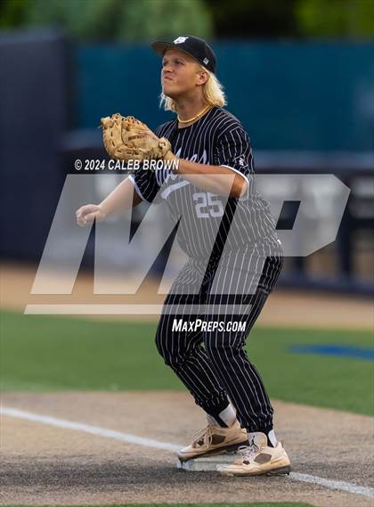 Thumbnail 2 in Lehi vs. Riverton (UHSAA 6A Bracket Play) photogallery.