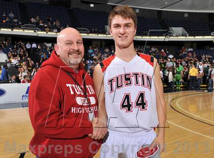 Thumbnail 1 in Royal vs. Tustin (CIF SS DIV 3AA Final) photogallery.