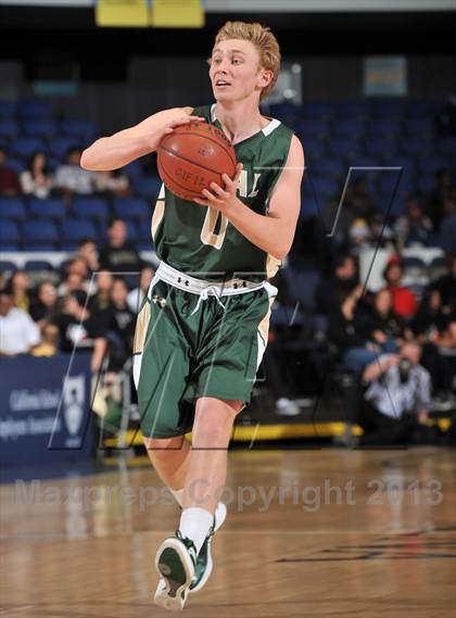 Thumbnail 2 in Royal vs. Tustin (CIF SS DIV 3AA Final) photogallery.
