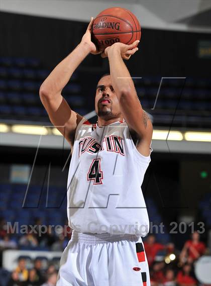 Thumbnail 3 in Royal vs. Tustin (CIF SS DIV 3AA Final) photogallery.