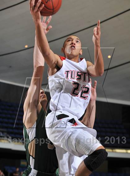 Thumbnail 3 in Royal vs. Tustin (CIF SS DIV 3AA Final) photogallery.