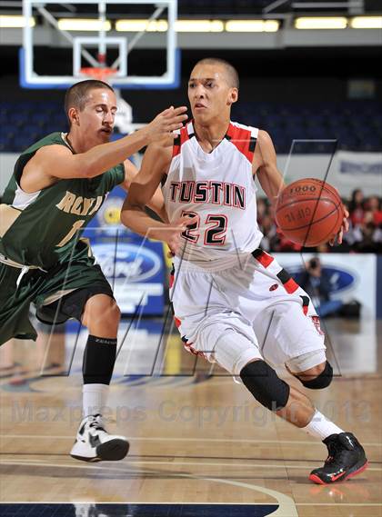 Thumbnail 1 in Royal vs. Tustin (CIF SS DIV 3AA Final) photogallery.
