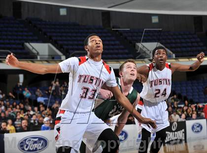 Thumbnail 2 in Royal vs. Tustin (CIF SS DIV 3AA Final) photogallery.