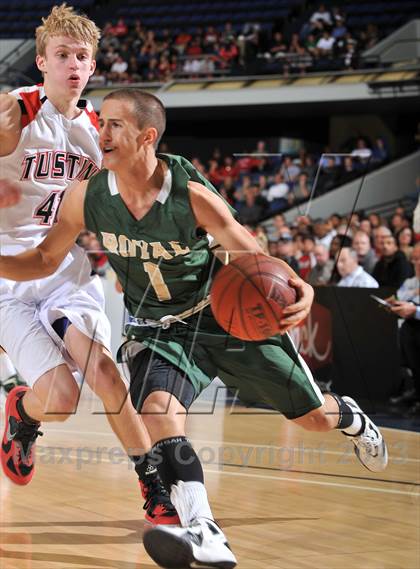 Thumbnail 3 in Royal vs. Tustin (CIF SS DIV 3AA Final) photogallery.