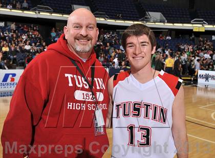 Thumbnail 2 in Royal vs. Tustin (CIF SS DIV 3AA Final) photogallery.