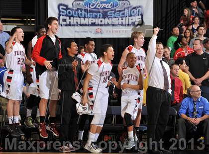 Thumbnail 2 in Royal vs. Tustin (CIF SS DIV 3AA Final) photogallery.