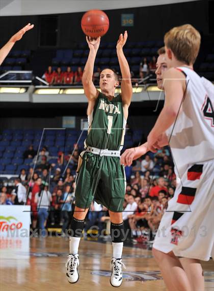 Thumbnail 1 in Royal vs. Tustin (CIF SS DIV 3AA Final) photogallery.