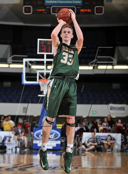 Thumbnail 2 in Royal vs. Tustin (CIF SS DIV 3AA Final) photogallery.