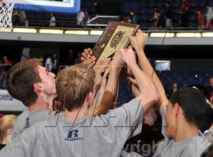 Thumbnail 2 in Royal vs. Tustin (CIF SS DIV 3AA Final) photogallery.