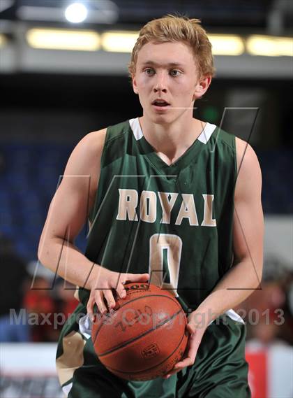 Thumbnail 2 in Royal vs. Tustin (CIF SS DIV 3AA Final) photogallery.