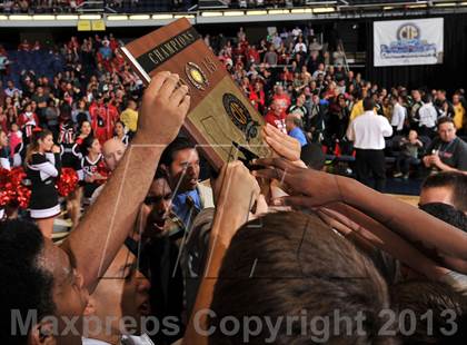 Thumbnail 3 in Royal vs. Tustin (CIF SS DIV 3AA Final) photogallery.