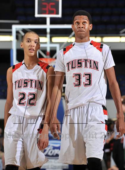 Thumbnail 1 in Royal vs. Tustin (CIF SS DIV 3AA Final) photogallery.