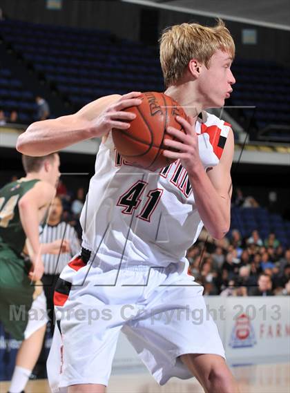 Thumbnail 2 in Royal vs. Tustin (CIF SS DIV 3AA Final) photogallery.