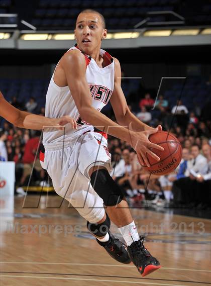 Thumbnail 1 in Royal vs. Tustin (CIF SS DIV 3AA Final) photogallery.