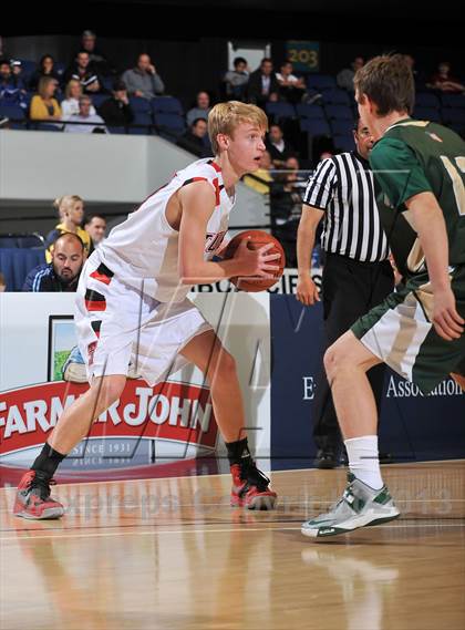 Thumbnail 3 in Royal vs. Tustin (CIF SS DIV 3AA Final) photogallery.