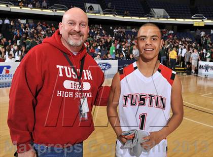 Thumbnail 2 in Royal vs. Tustin (CIF SS DIV 3AA Final) photogallery.