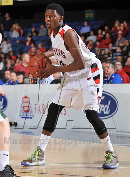 Thumbnail 1 in Royal vs. Tustin (CIF SS DIV 3AA Final) photogallery.