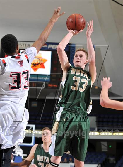 Thumbnail 3 in Royal vs. Tustin (CIF SS DIV 3AA Final) photogallery.