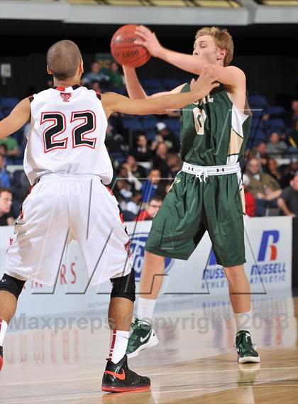 Thumbnail 2 in Royal vs. Tustin (CIF SS DIV 3AA Final) photogallery.