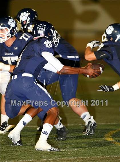 Thumbnail 2 in Loyola vs. St. John Bosco photogallery.