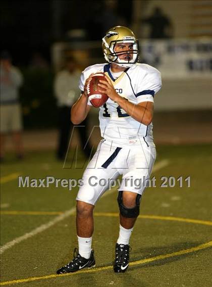 Thumbnail 3 in Loyola vs. St. John Bosco photogallery.