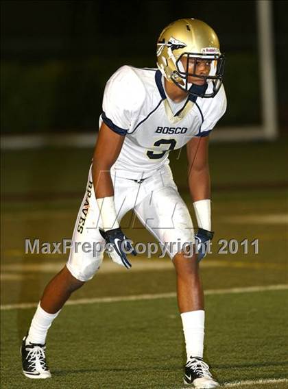 Thumbnail 3 in Loyola vs. St. John Bosco photogallery.