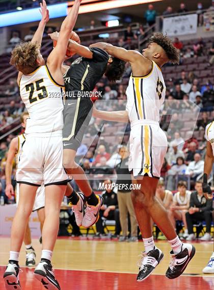 Thumbnail 3 in Neumann-Goretti vs. Quaker Valley (PIAA 4A Championship) photogallery.